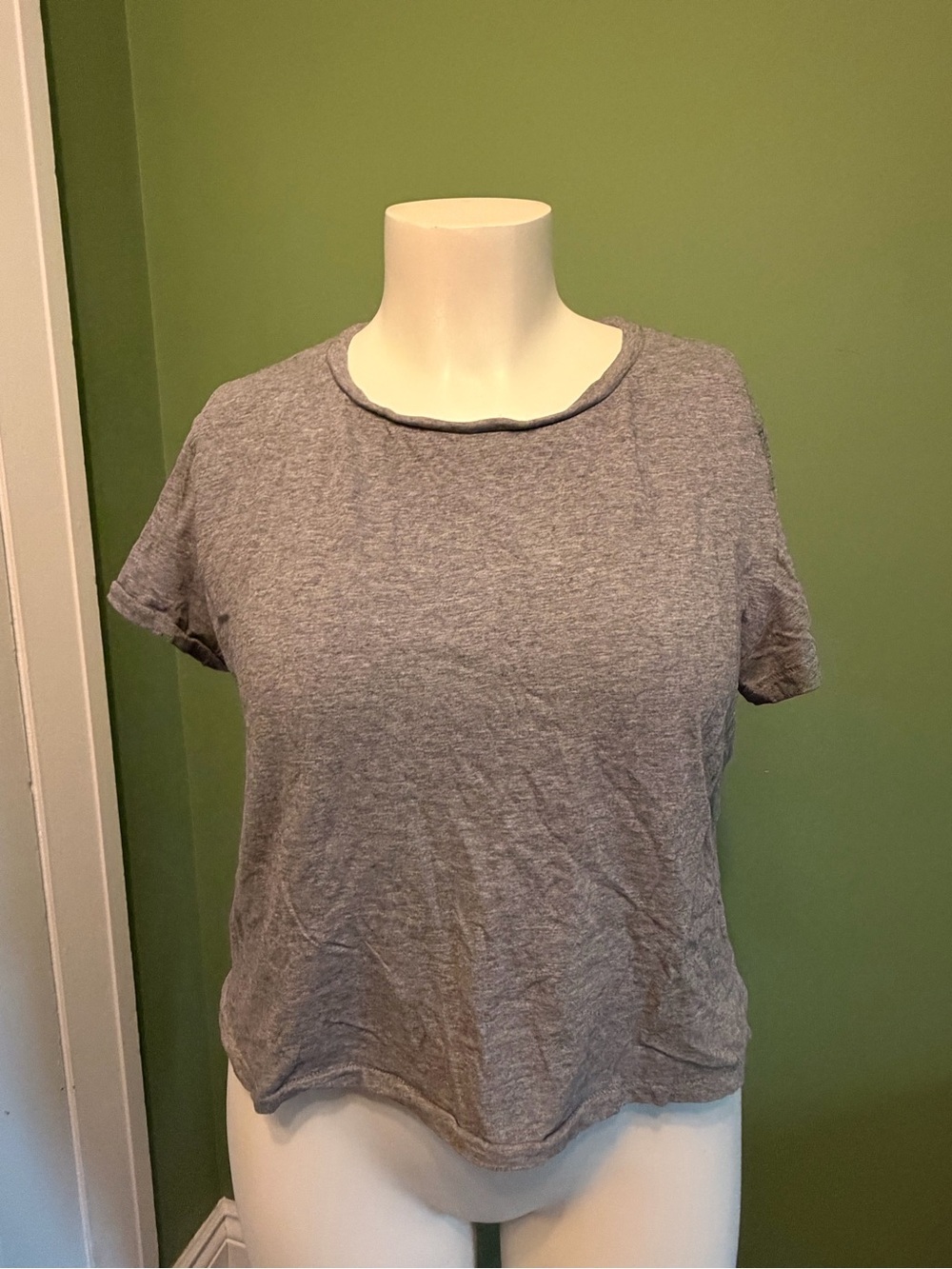 Universal Thread Heather Gray Short Sleeve Crew Tee